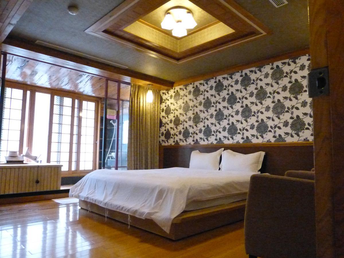 Full Moon Spa Wulai Exterior foto