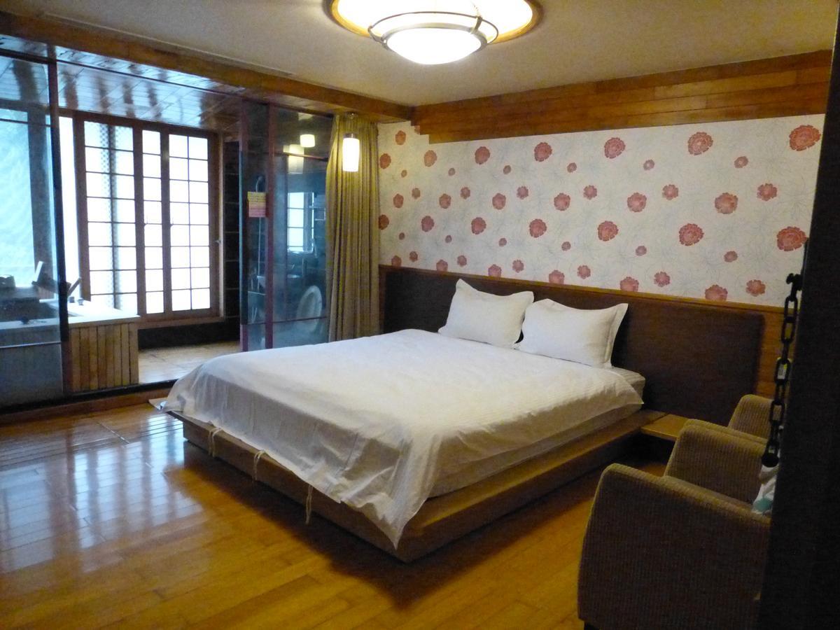 Full Moon Spa Wulai Exterior foto
